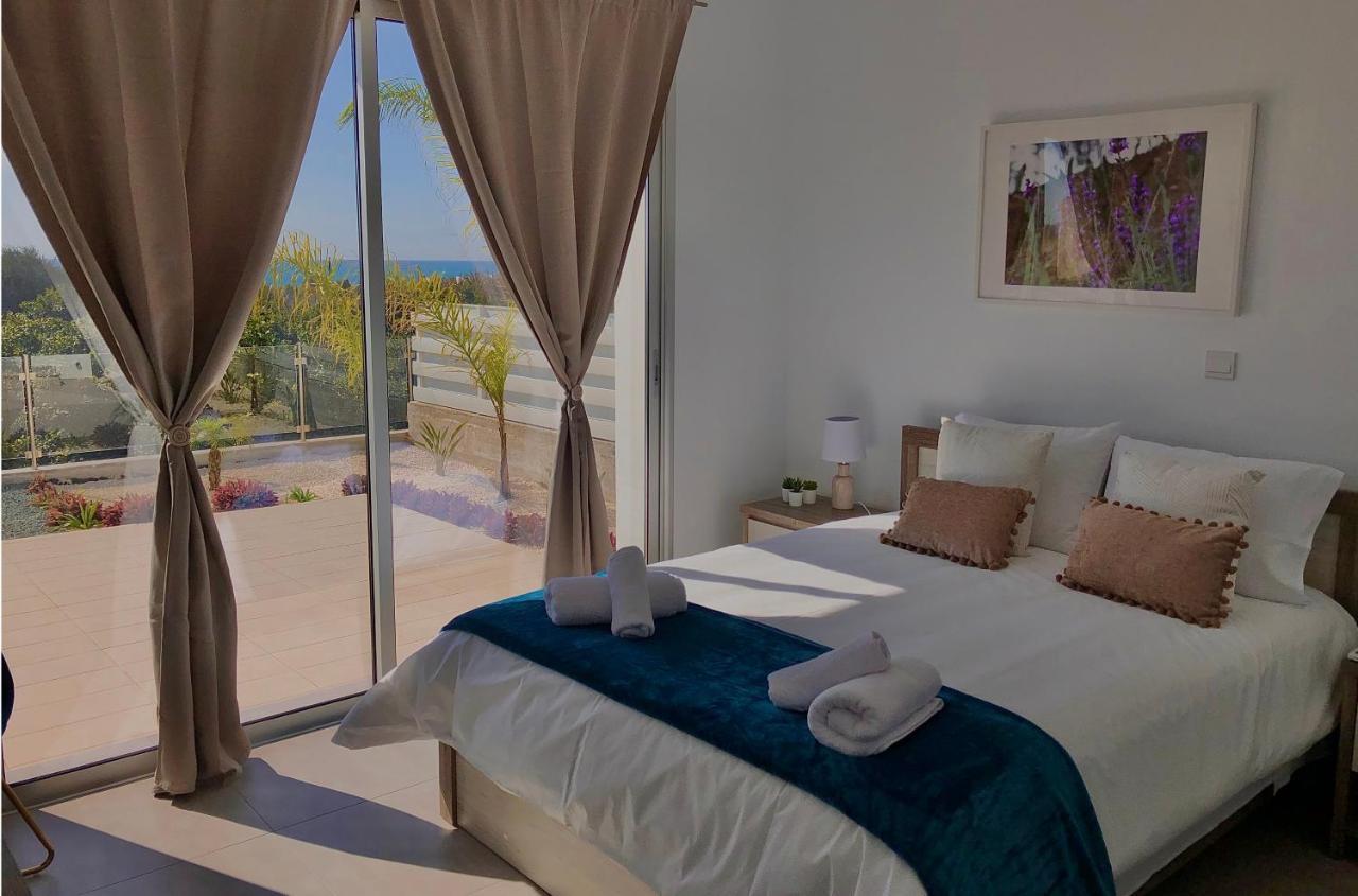 Sophia'S Seaview Luxury Villas Paphos ภายนอก รูปภาพ